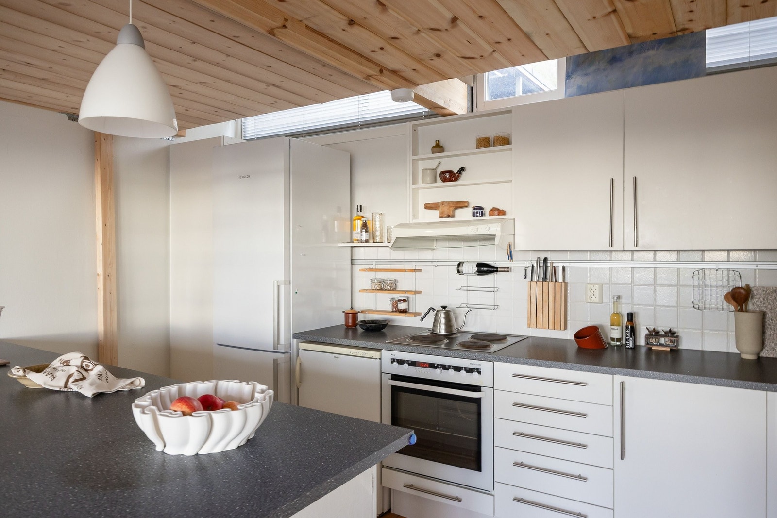 fra stue mot kjøkken, mot nord øst Galleribilde