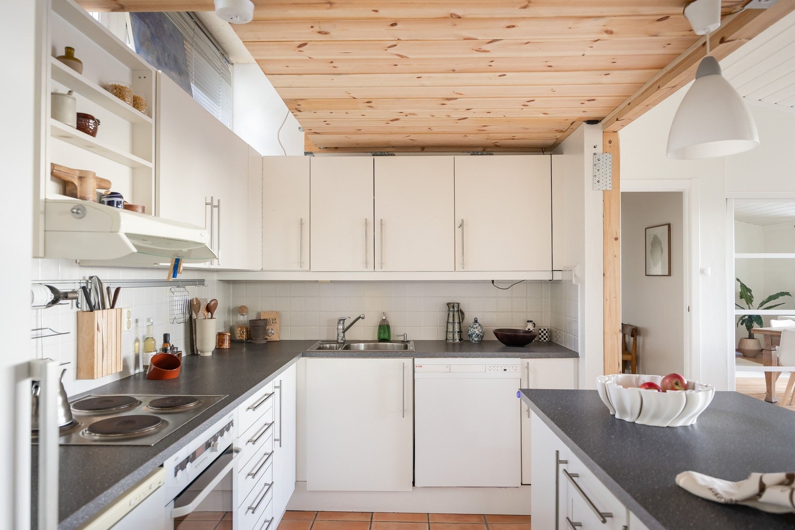 fra kjøkken, mot sør Galleribilde