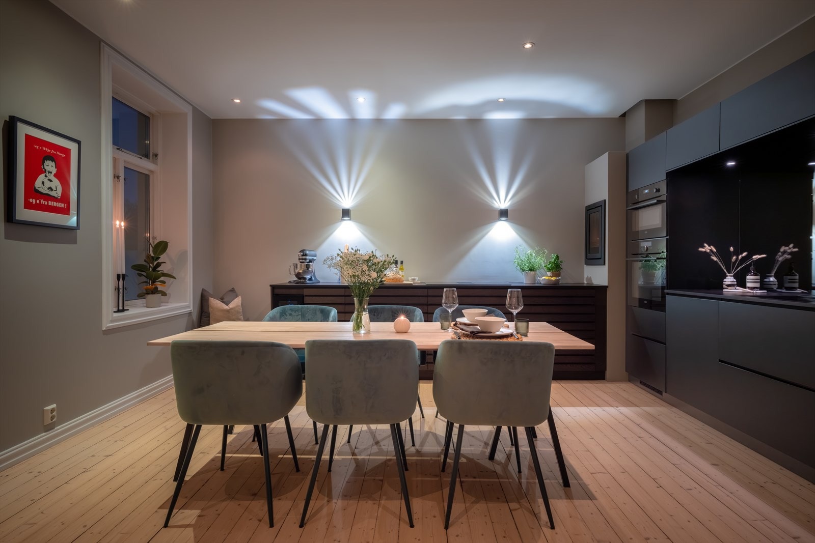 Camilla Bjerke Olsen i Nordvik ønsker velkommen til Balders gate 7B! Foto: Chris Borowiak Galleribilde