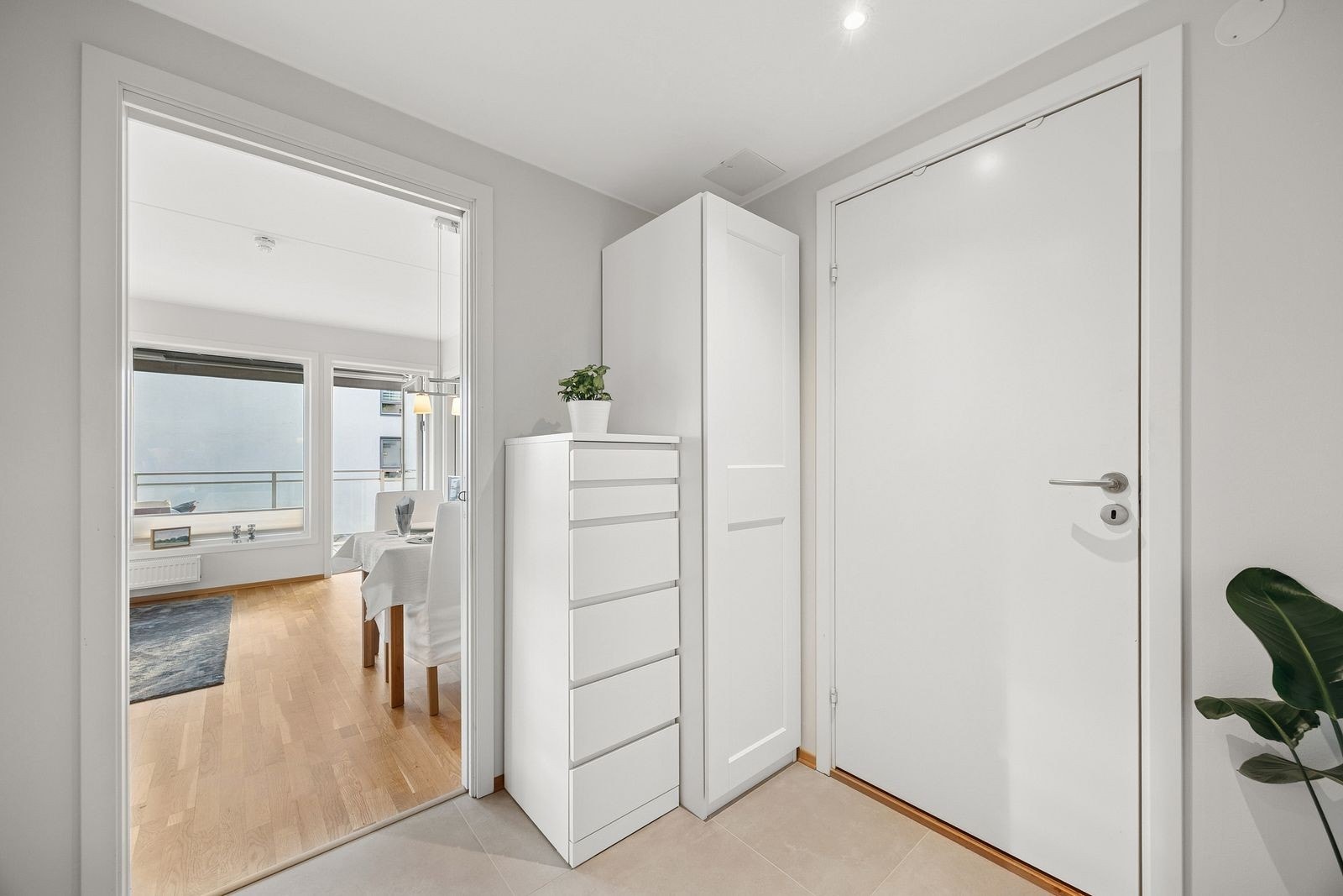 Entré. Galleribilde