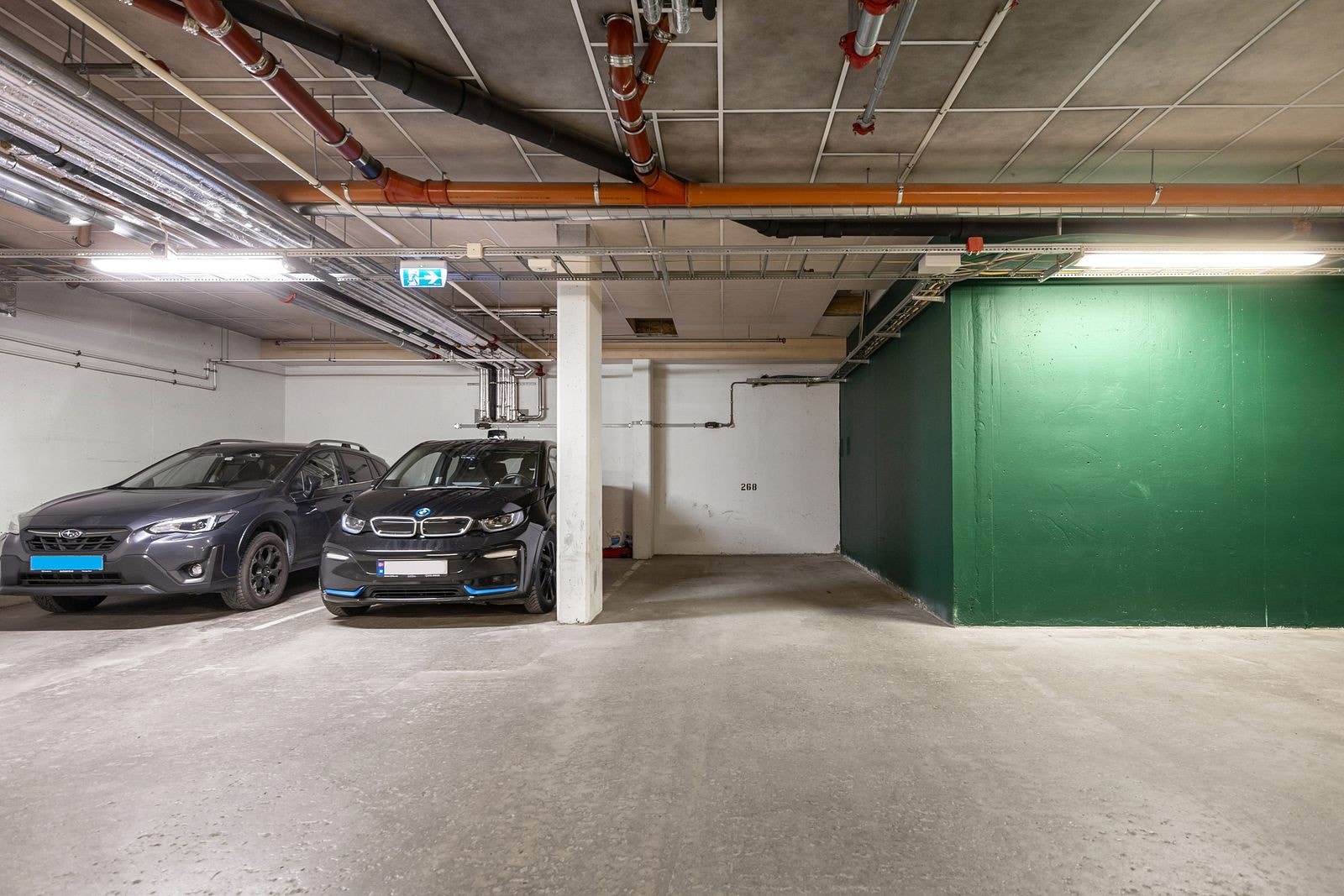 Parkeringsplass. Galleribilde