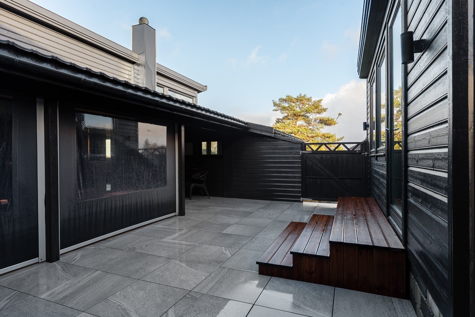 Eiendommen kan by på flotte og lettstelte uteområder Galleribilde