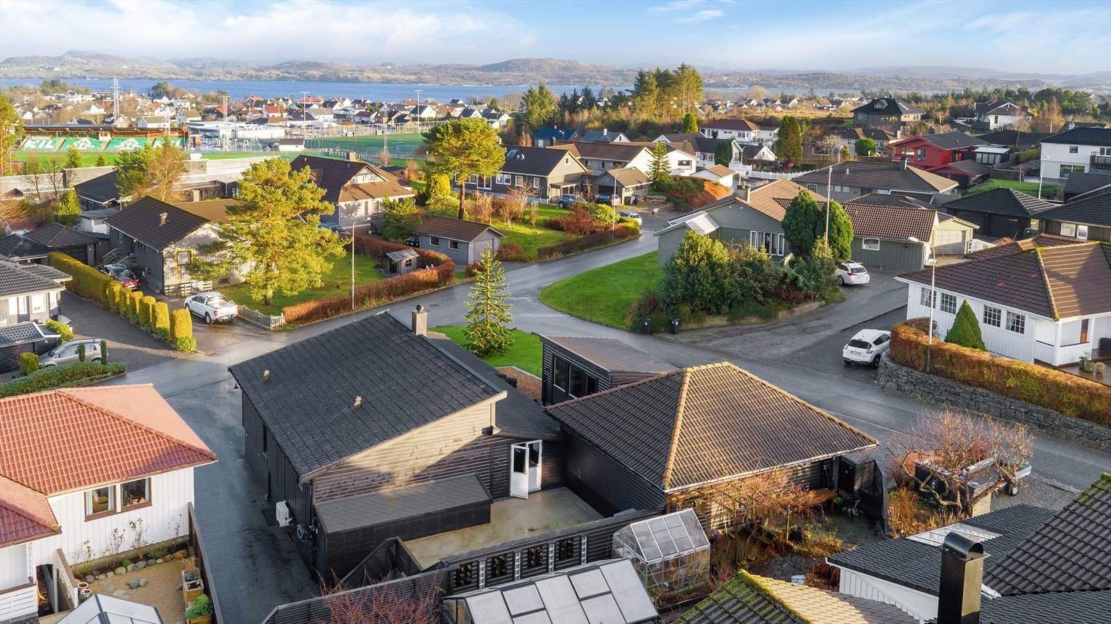 Boligen ligger i et veletablert og barnevennlig område i Kopervik Galleribilde