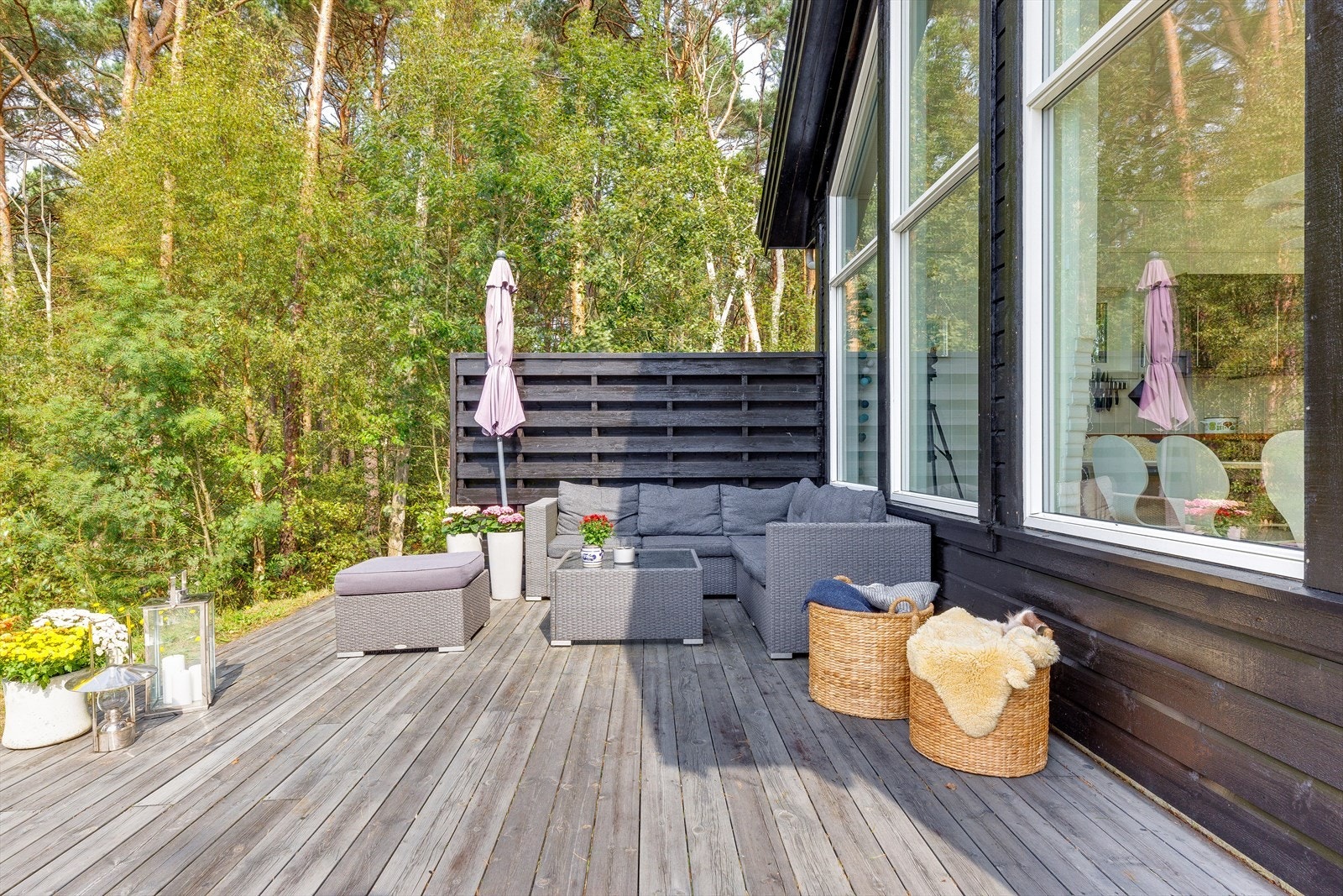 Herlig solkrok med god plass til hele familien Galleribilde