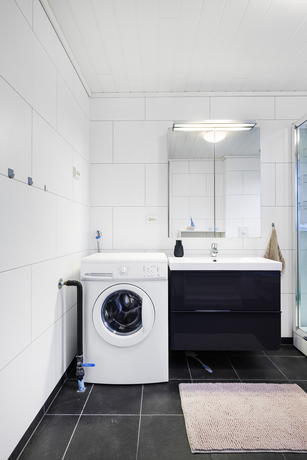 Man har også opplegg til vaskemaskin på badet. Galleribilde