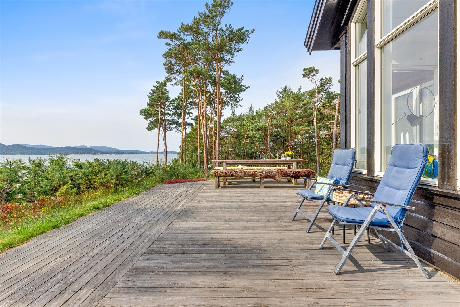 Her kan de fine dagene virkelig nytes i fred og ro, med god plass til å samle hele familien og venner Galleribilde