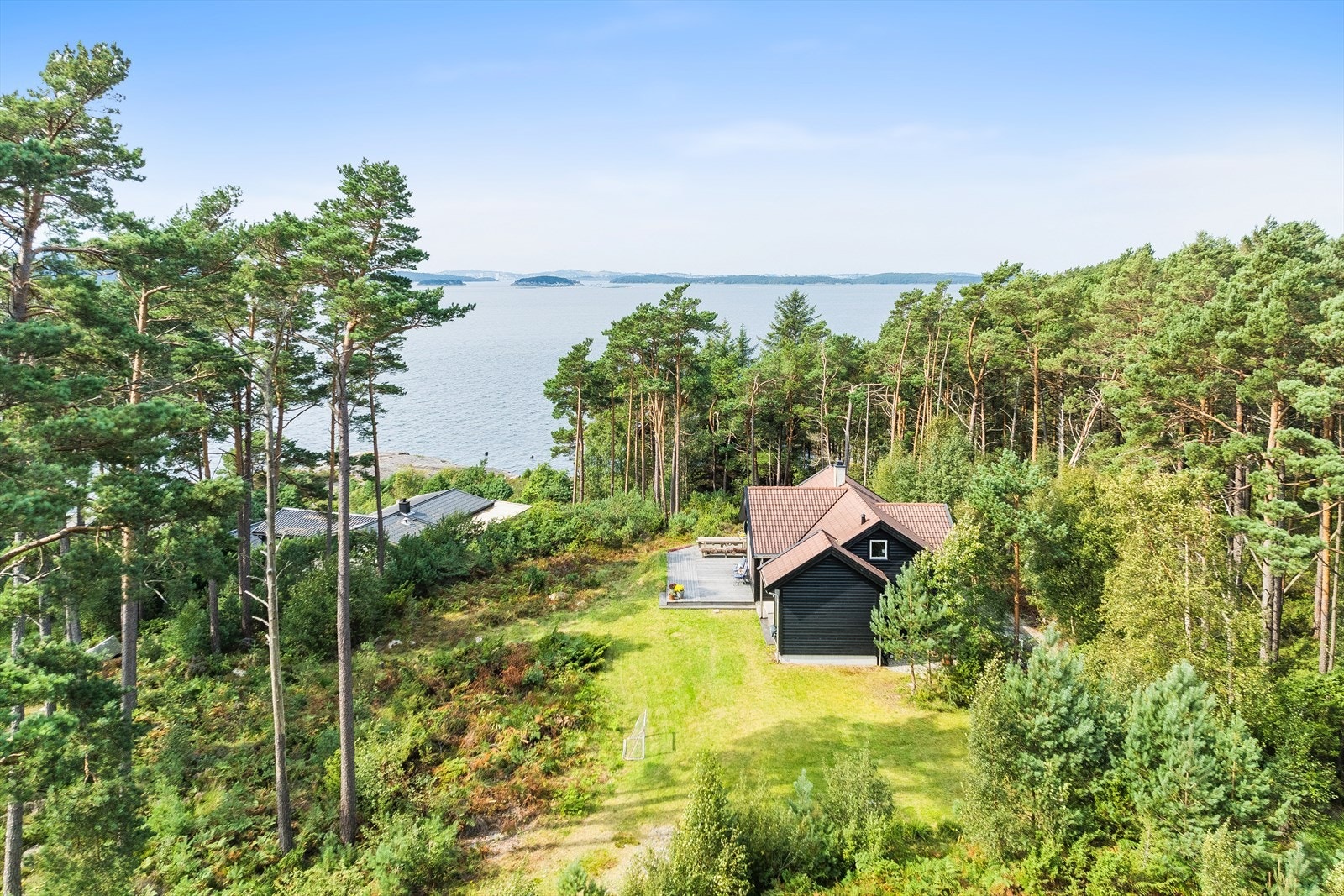 Eiendommen ligger skjermet og usjenert innerst på hyttefeltet Galleribilde