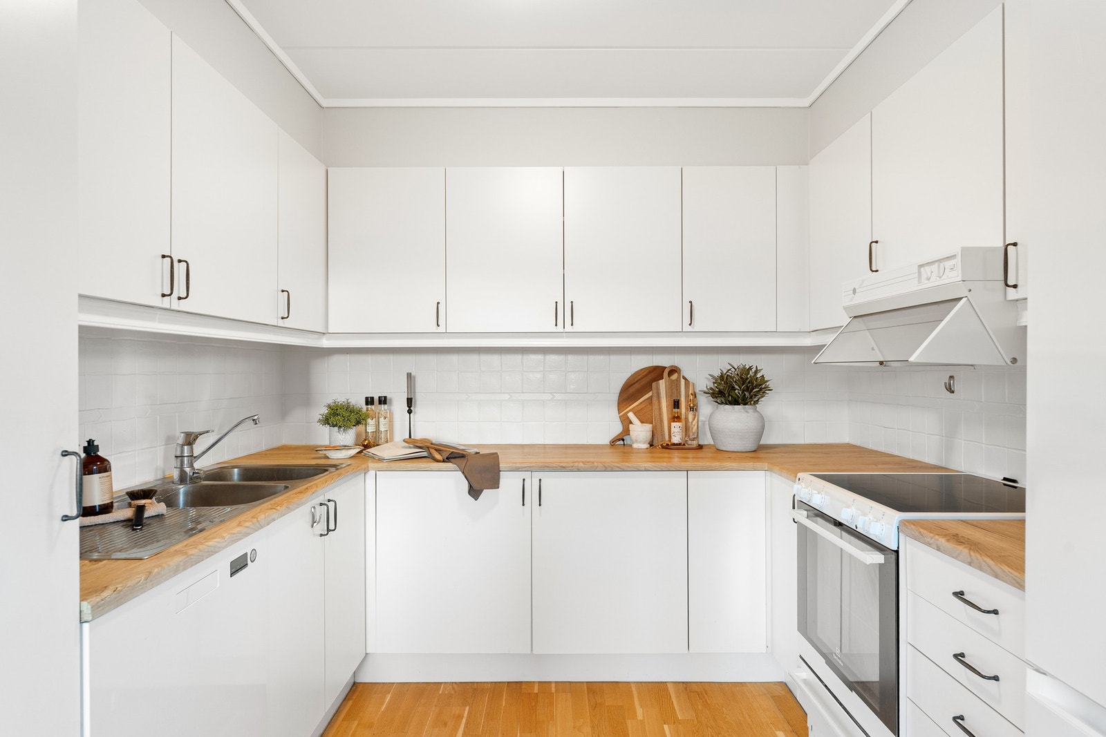 Hvitevarene på kjøkkenet kan medfølge etter avtale Galleribilde