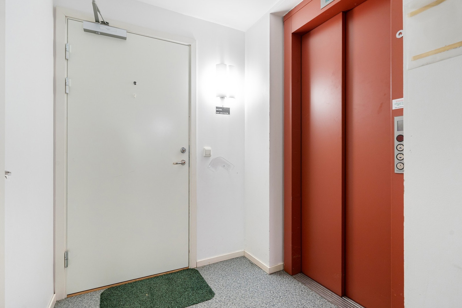 Det er heis i bygget. Galleribilde