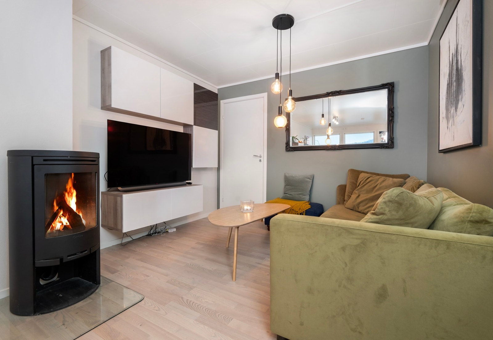 Sofagruppe - Også installert Contura vedobn i leiligheten. Galleribilde