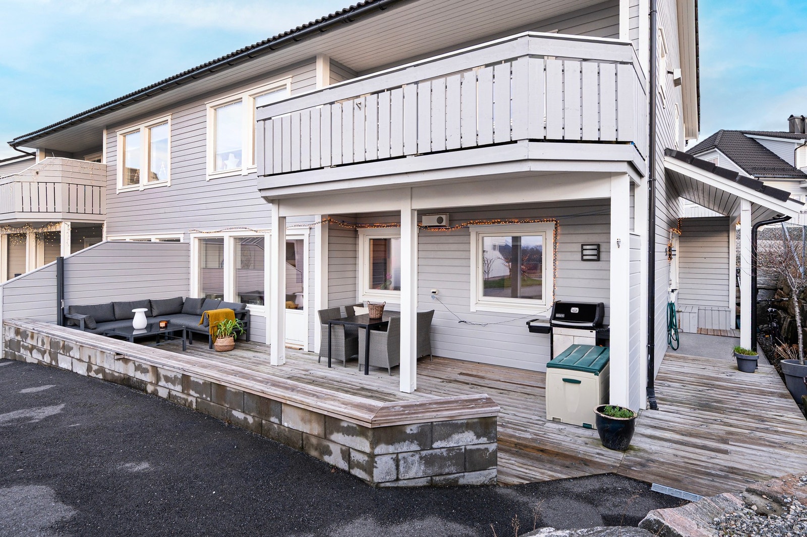 Terrasse og inngangsparti Galleribilde