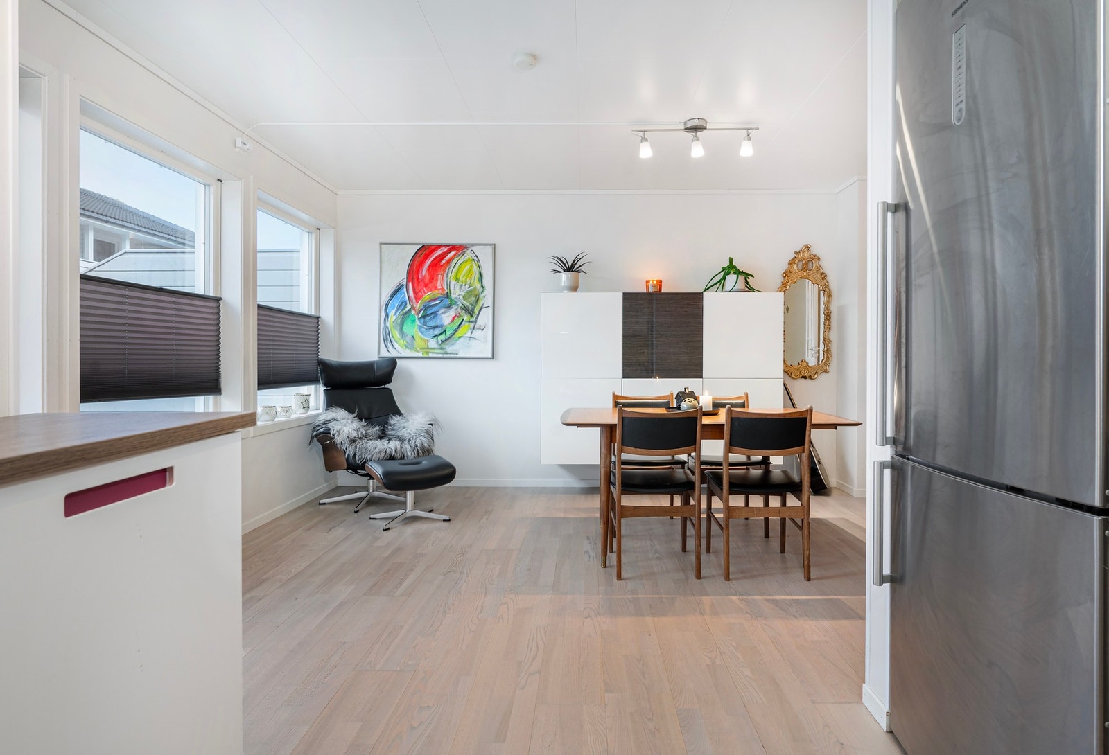 Fra kjøkken mot stue. Galleribilde