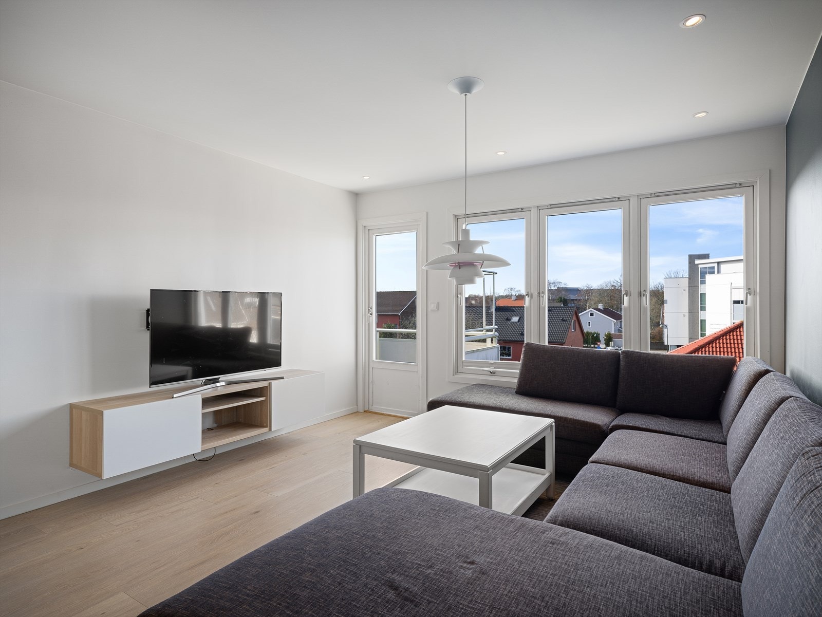 Nye gulv og oppussede flater. Galleribilde