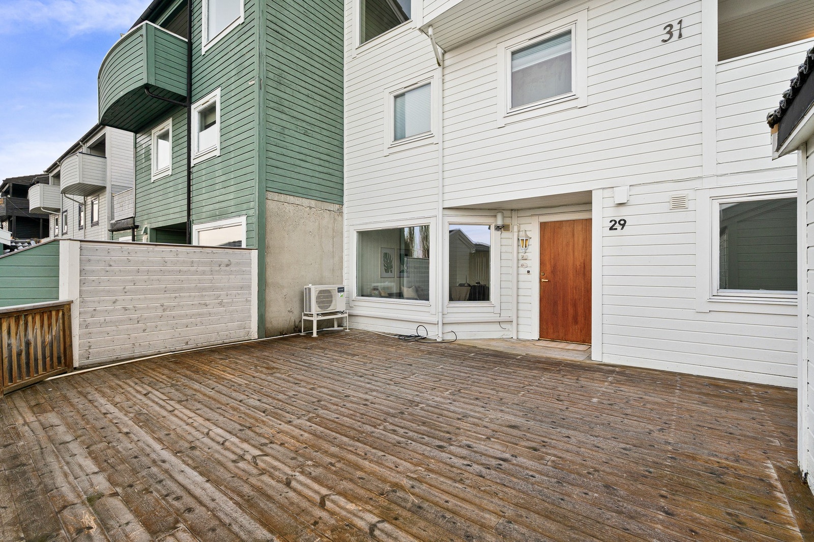 Terrassen er vestvendt og kan by på gode solforhold. Galleribilde