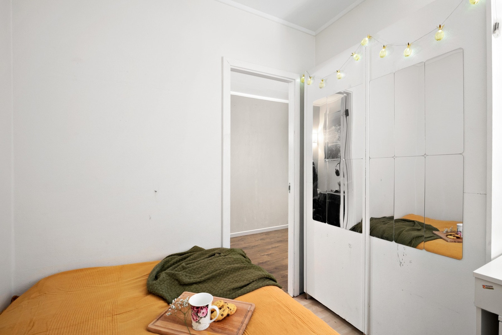 Her er det plass til større seng og kommode. Galleribilde