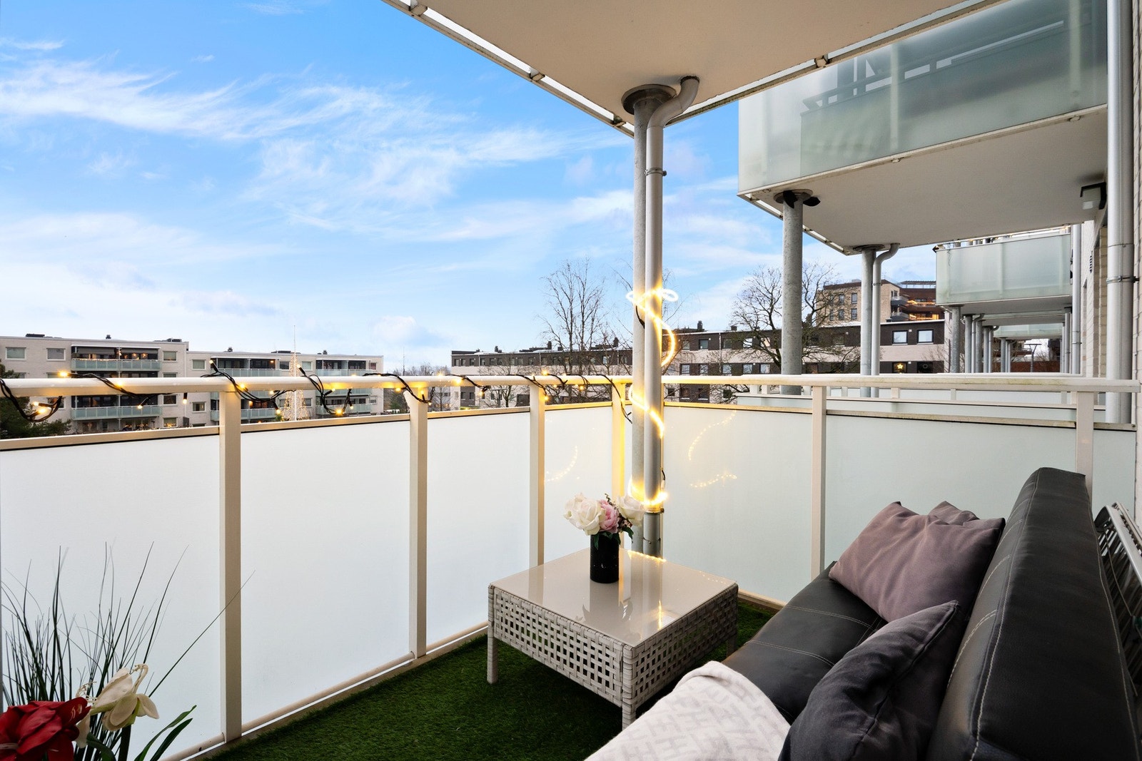 Her er det plass til utemøbler og noen grønne innslag. Galleribilde