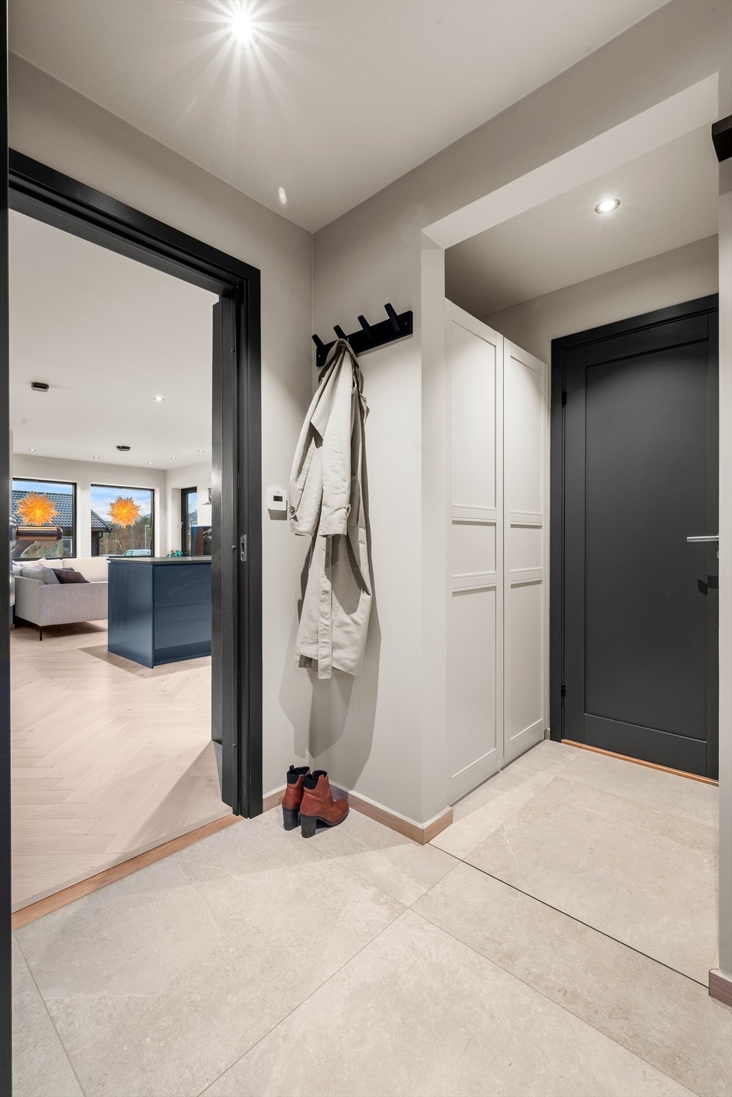 Det er også et tekniskrom ved inngangspartiet. Galleribilde