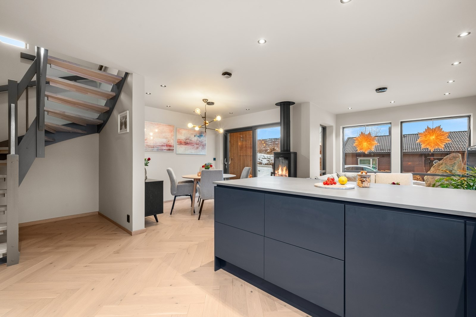 Balansert ventilasjon med varmegjenvinning bidrar også til et komfortabelt inneklima. Galleribilde