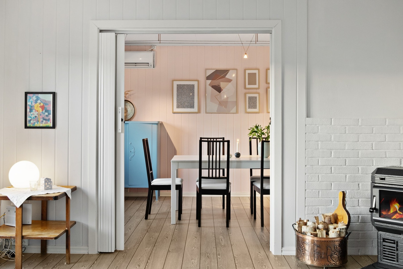 Oppvarming med varmepumpe og vedovn Galleribilde