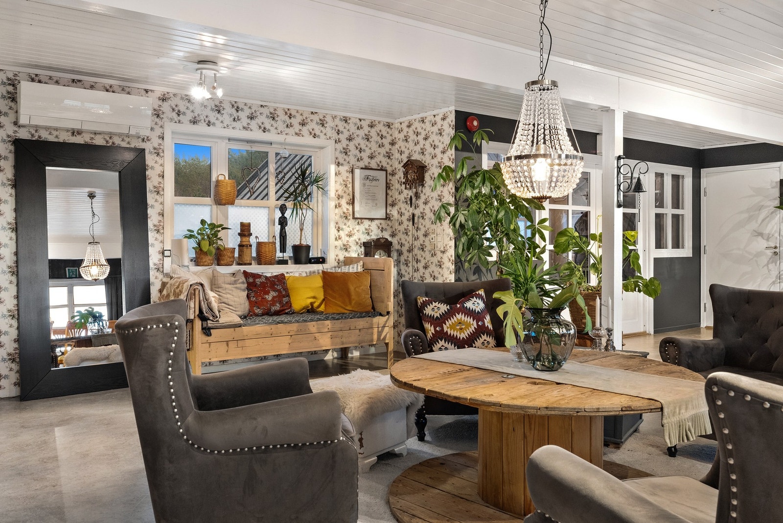 Koselig sone for avslapning med en god bok eller hyggelig selskap Galleribilde