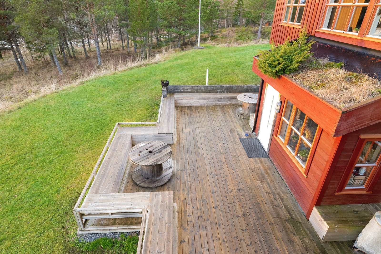 Frodig og pent opparbeidet tomt Galleribilde