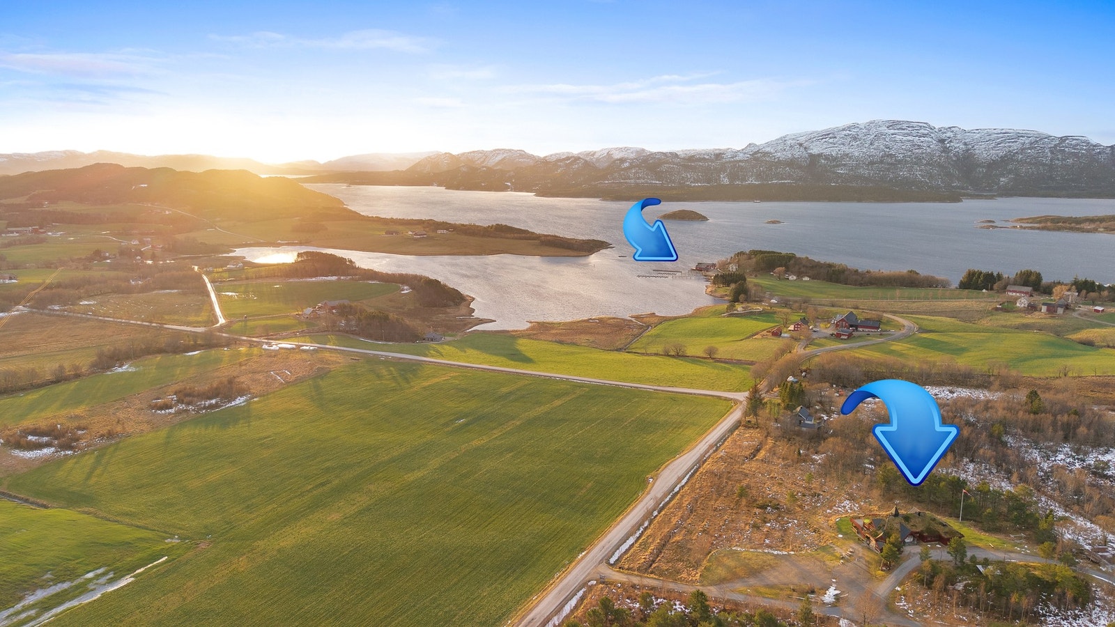 Med sin sørvendte beliggenhet har eiendommen flotte lys- og solforhold Galleribilde