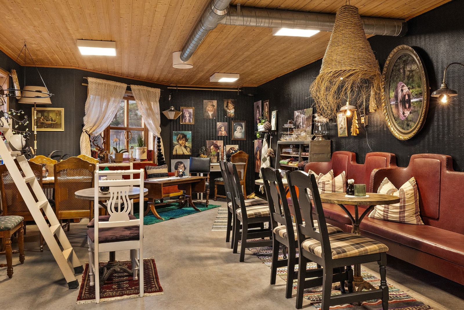 Med denne eiendommen kan du kombinere næringsvirksomhet og bolig på beste vis Galleribilde