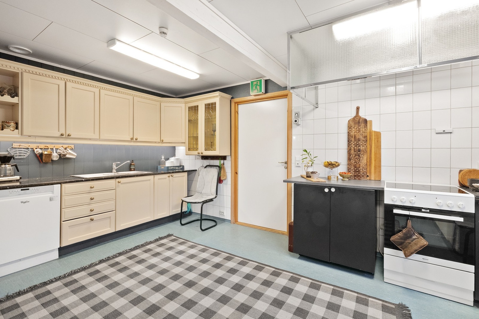 Praktisk innredning med god skapplass Galleribilde