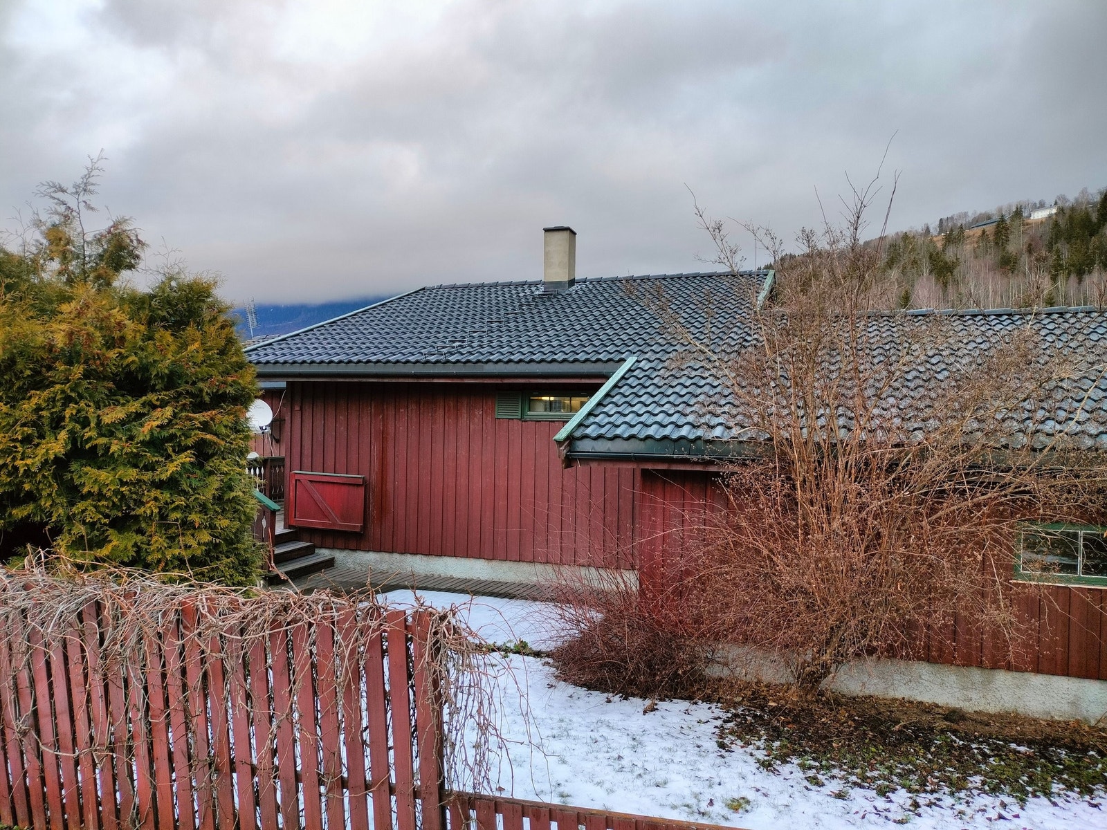 Fasade sør med solplass for morgensol. Galleribilde