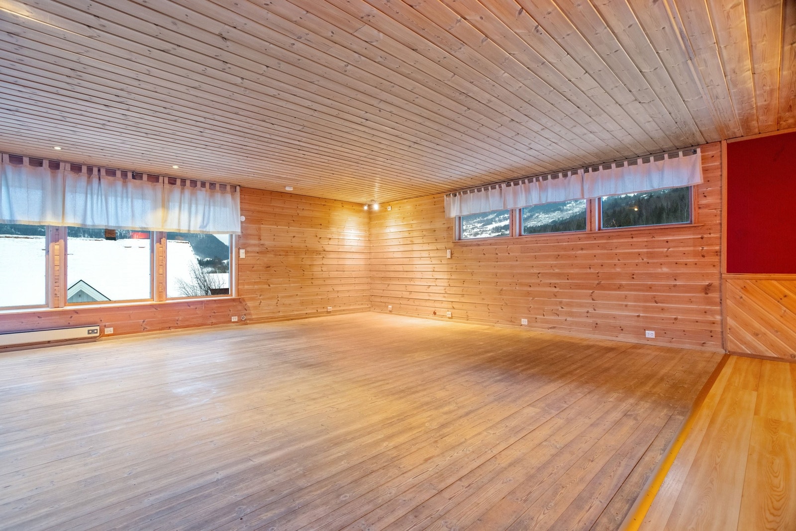 Stue, hovedetasje mot vest/nord. Galleribilde