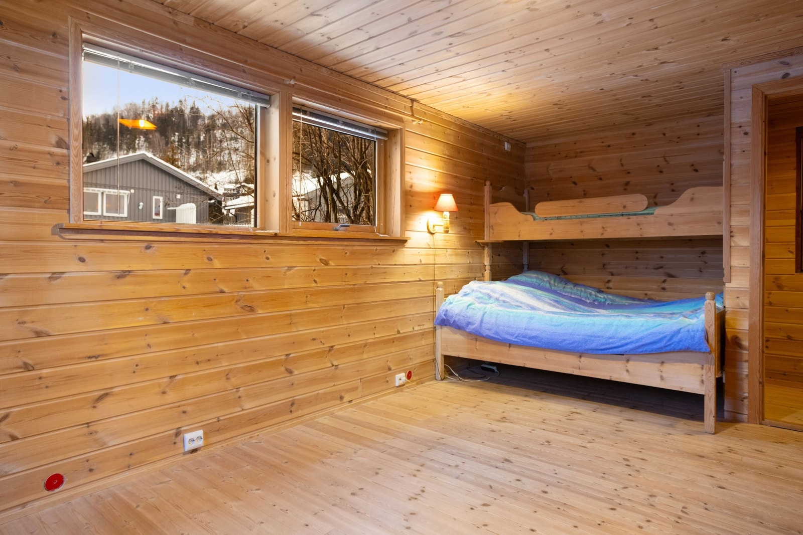 Soverom 3, underetasje med plassbygd skyveseng. Galleribilde