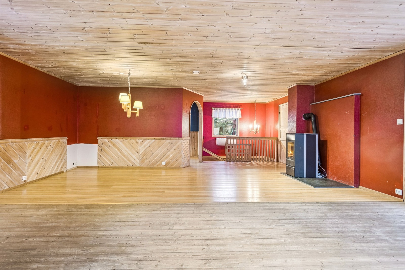 Stue, hoverdetasje mot øst. Galleribilde