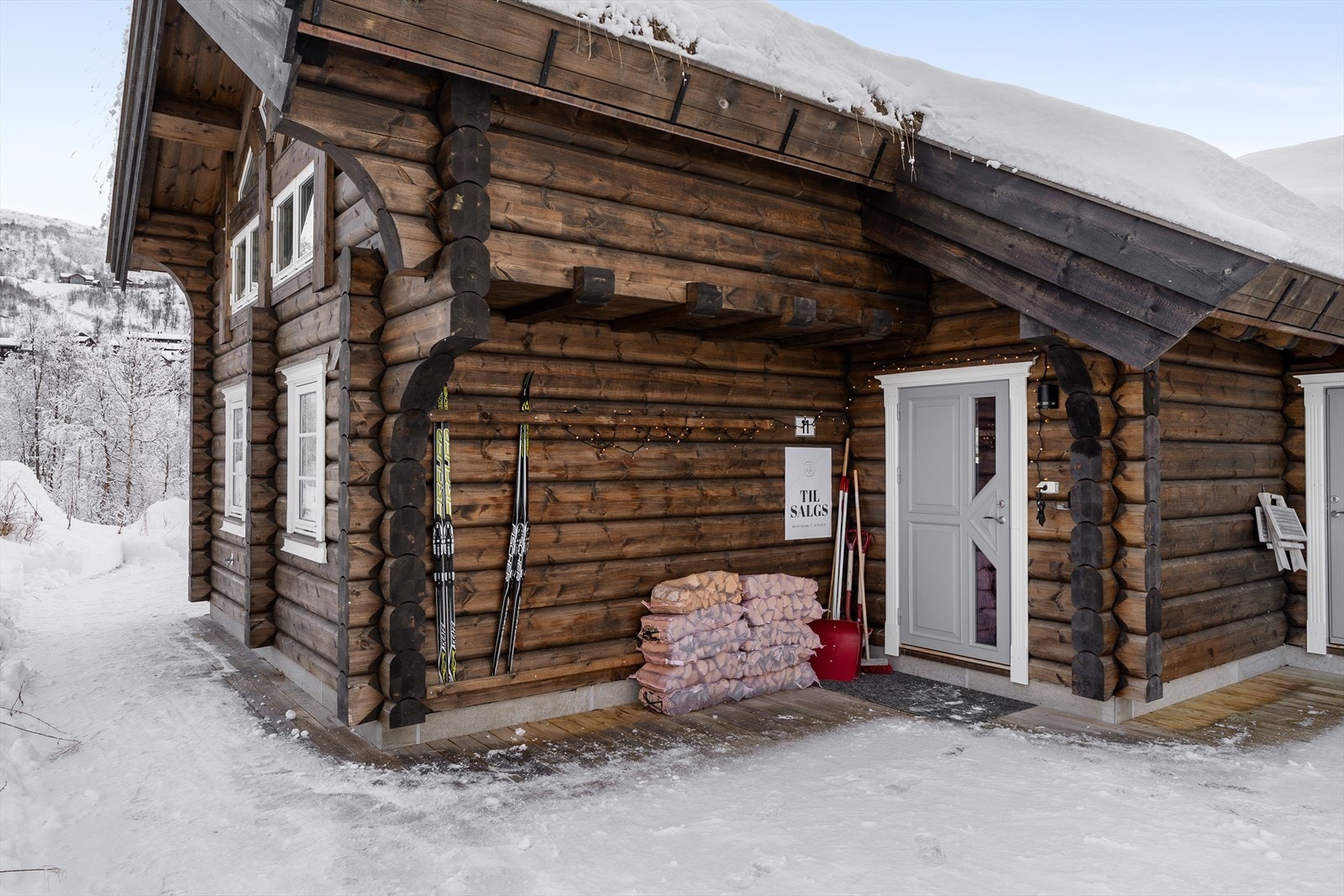 Meget trivelig adkomst via platting. Plattingen er en fin plass å stable ved Galleribilde