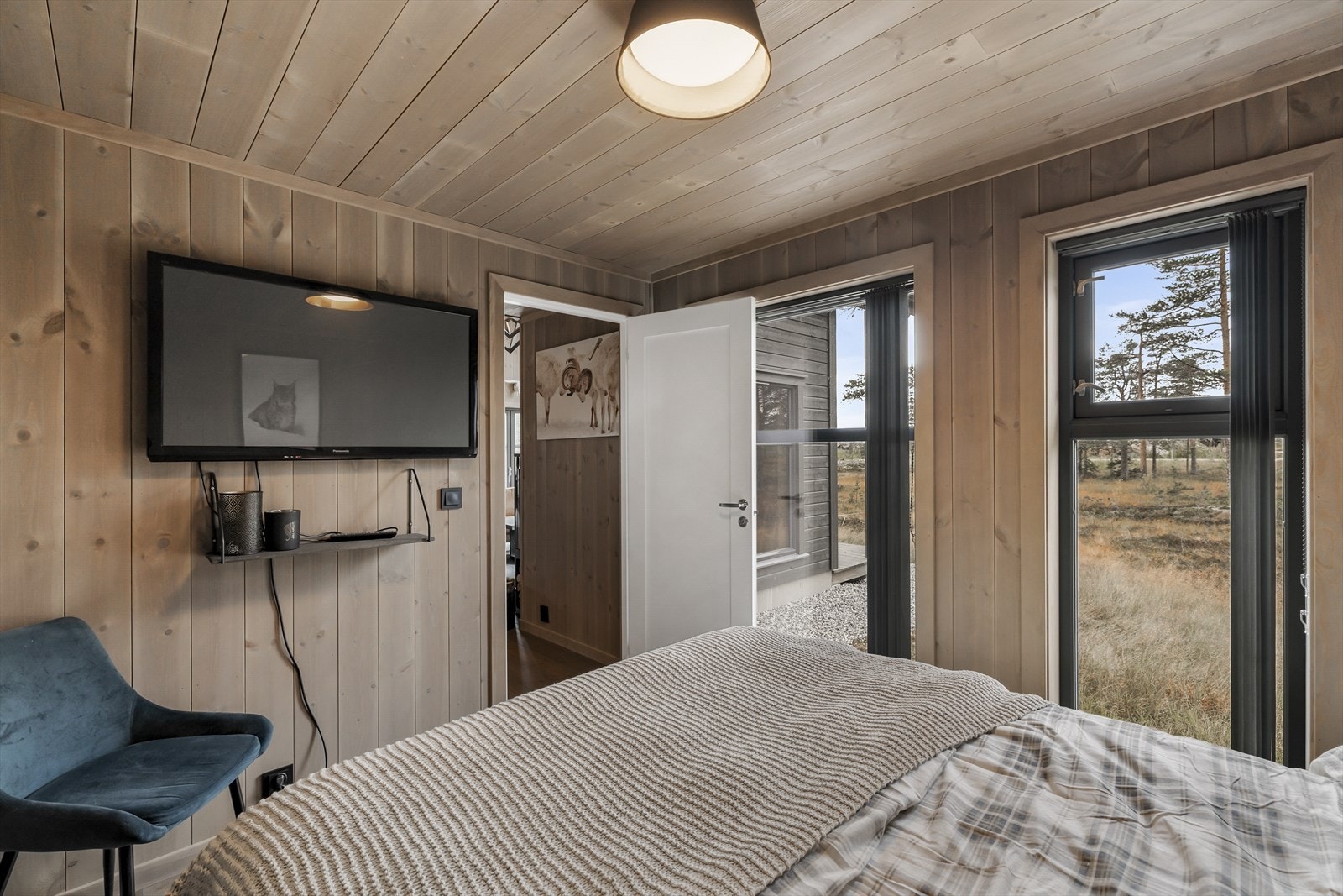 Hovedsoverom med rikelig av naturlig lysinnslipp Galleribilde