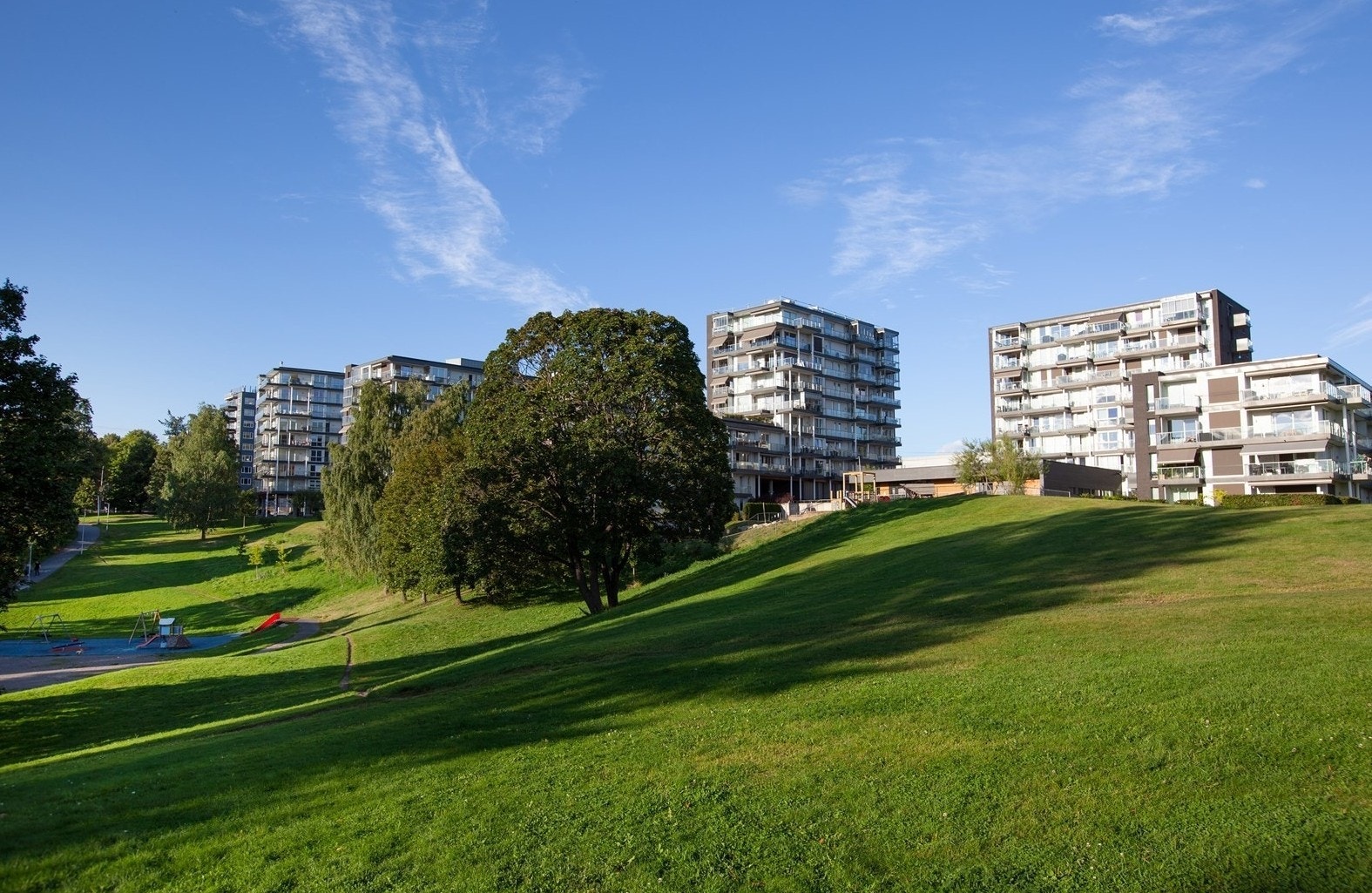 Sameiet har kanskje områdets beste beliggenhet omkranset av grøntarealer Galleribilde