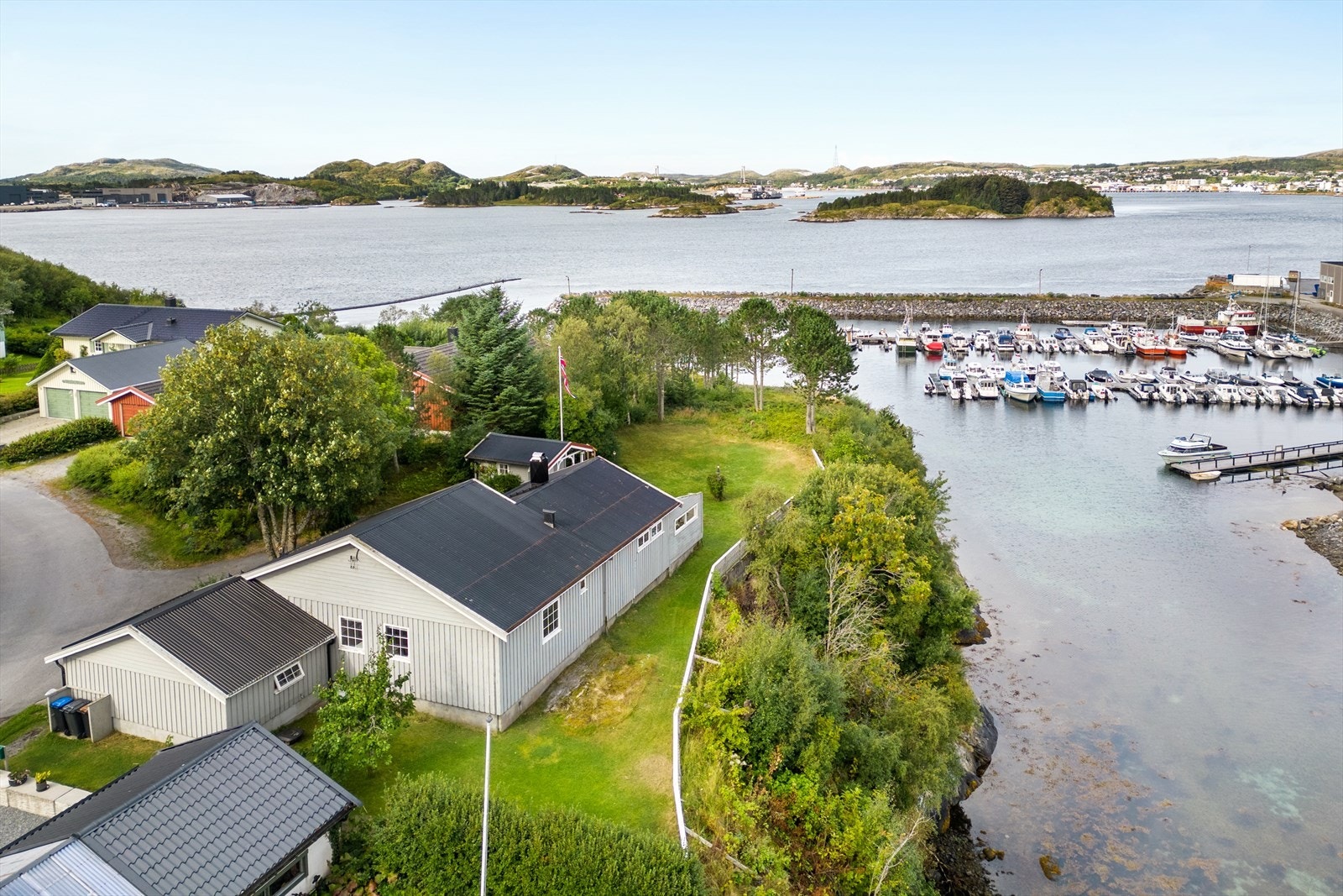Aktiv eiendomsmegling ved Anniken E Waagø har gleden av å presentere Skippervegen 5. Foto Jimmy Seo Galleribilde