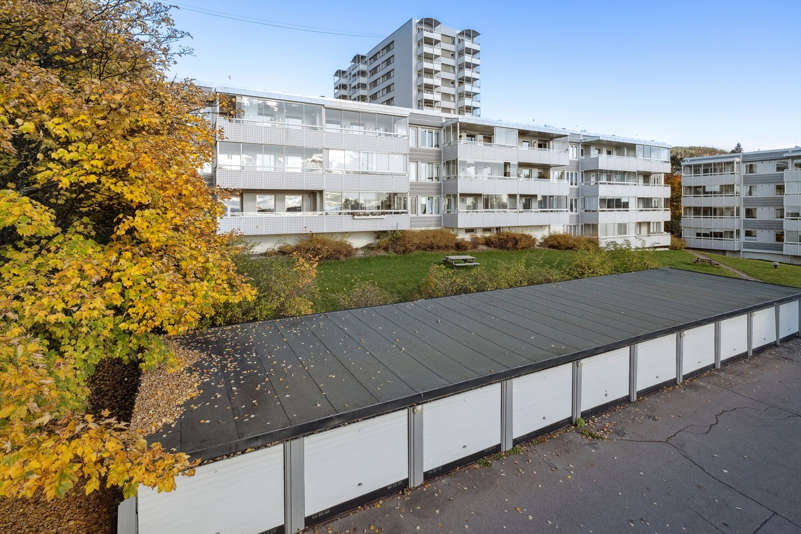 God kapasitet på garasjeplass eller parkeingsplass til utleie Galleribilde