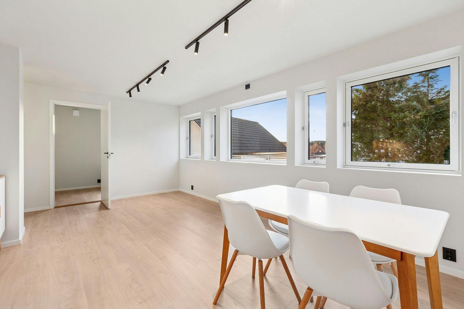 Godt med naturlig lysinnslipp bidrar til god boatmosfære. Galleribilde