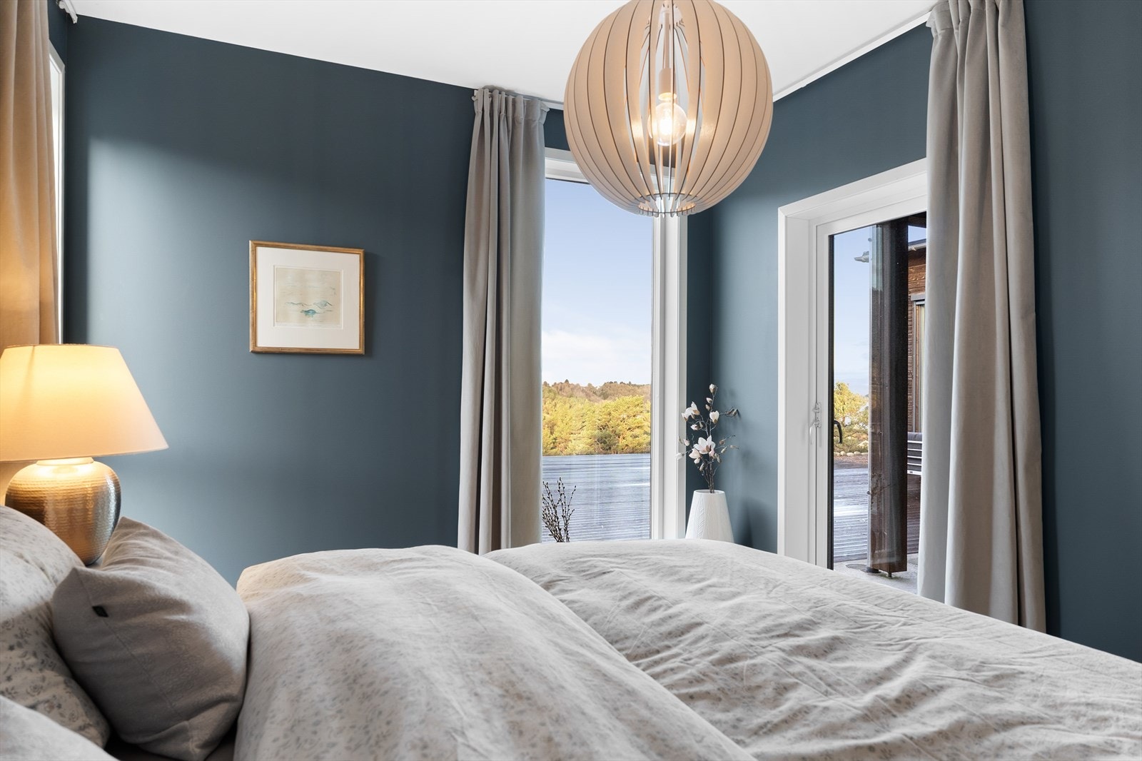 Fra soverommet er det direkte utgang til terrasseområdet Galleribilde