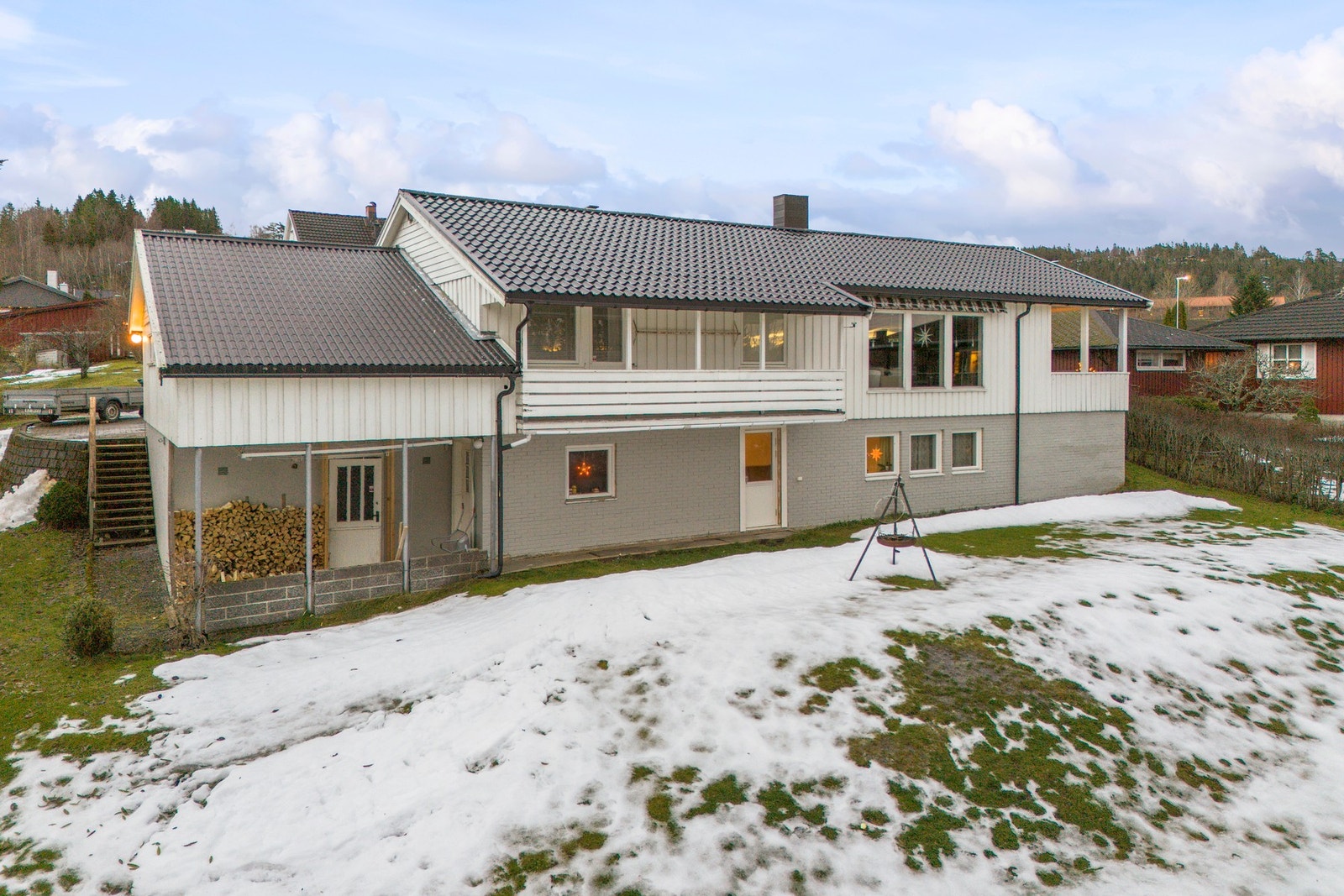 Velkommen til Kvamsengvegen 36, presentert av EiendomsMegler1 v/Magnus Aasland. Galleribilde