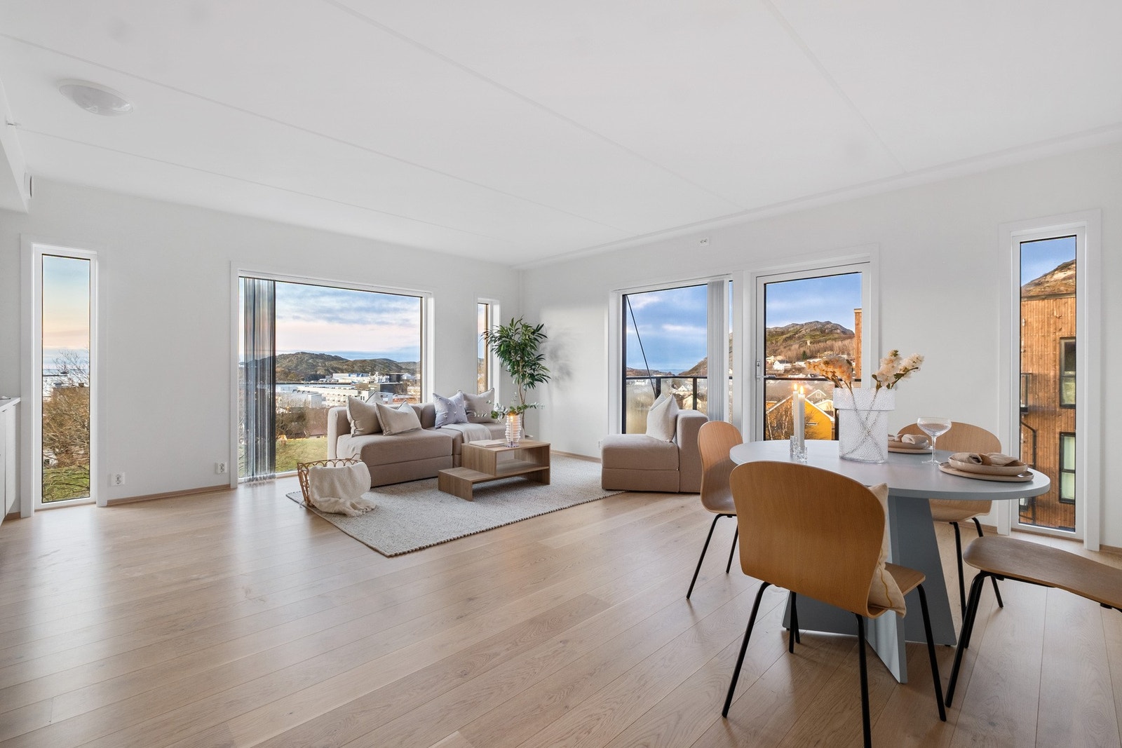 Dette, kombinert med de lyse overflatene gir en luftig atmosfære. Galleribilde