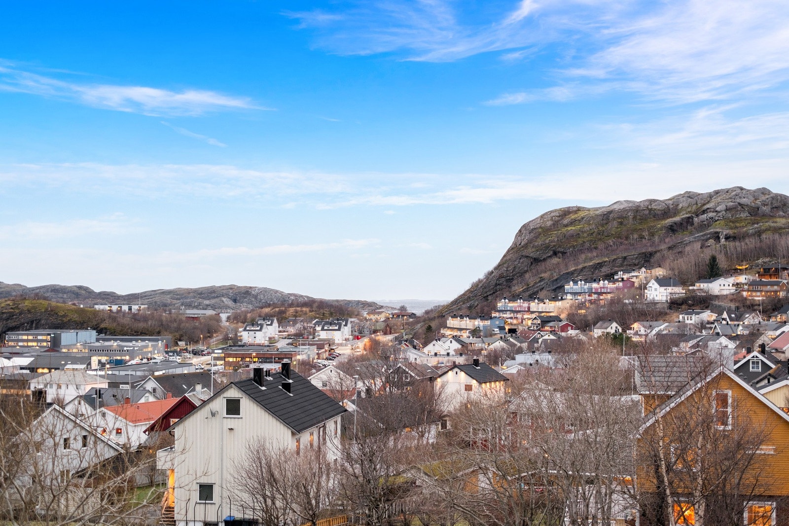 Er du glad i tur, friluftsliv og trening i skog og mark ligger Rønvikfjellet og Bodømarka like i nærheten av leiligheten. Galleribilde