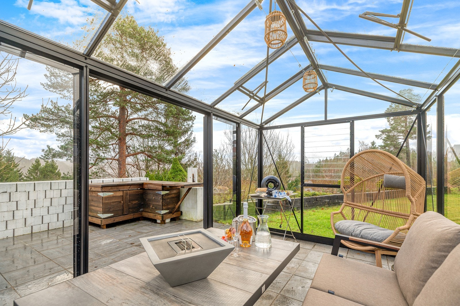 Et nyere drivhus med gode bruksmuligheter etter eget behov Galleribilde