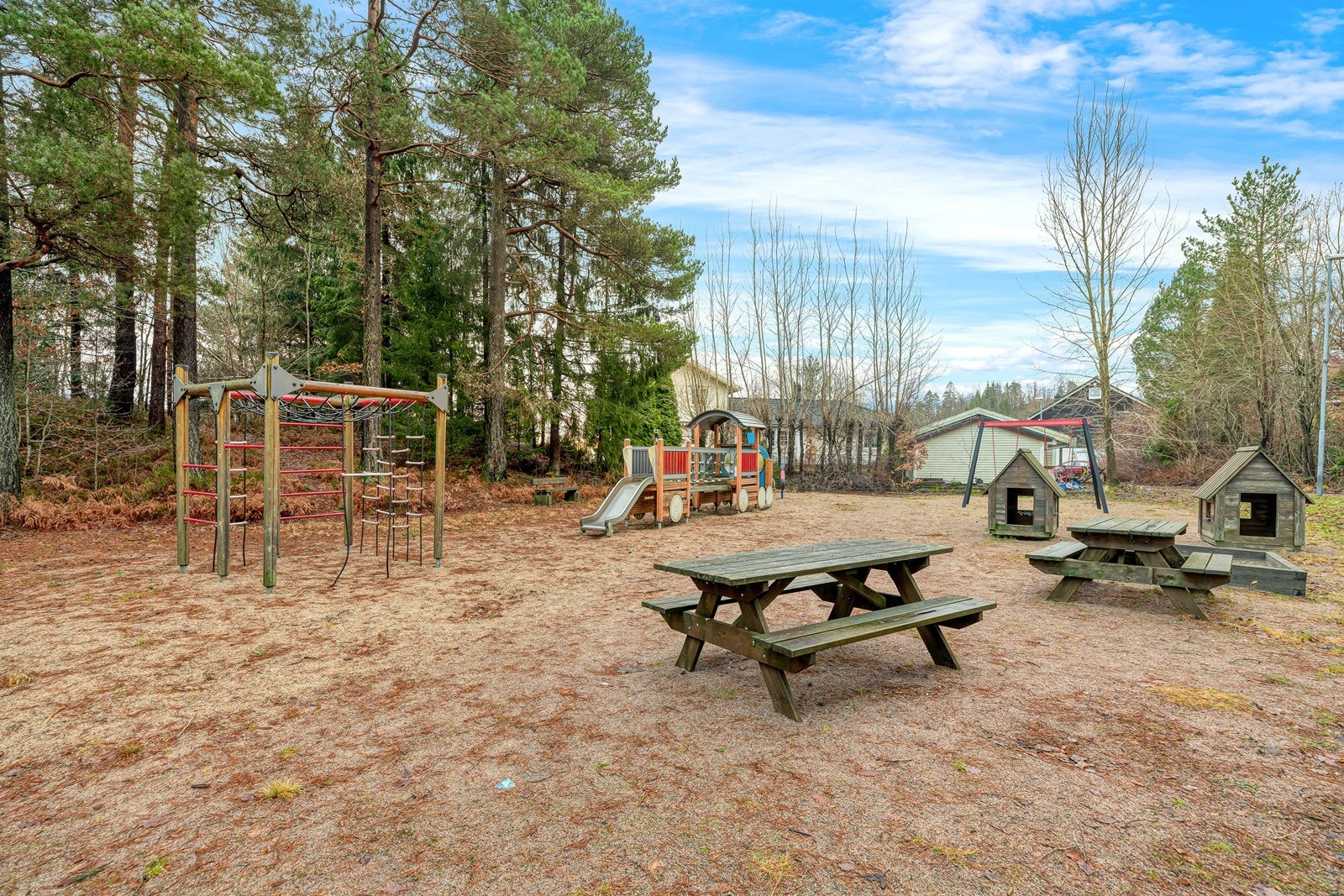 Koselig med lekeplassen som nær nabo Galleribilde