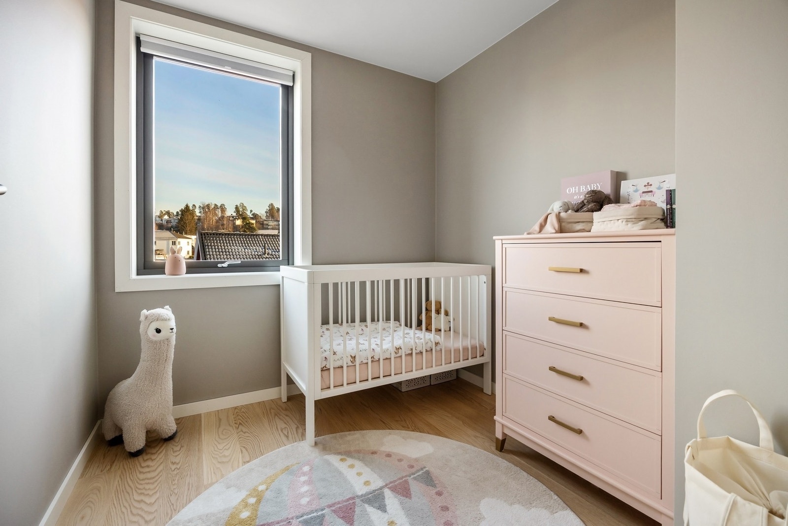 Kontor. Dette rommet har også vært benyttet som barnerom Galleribilde