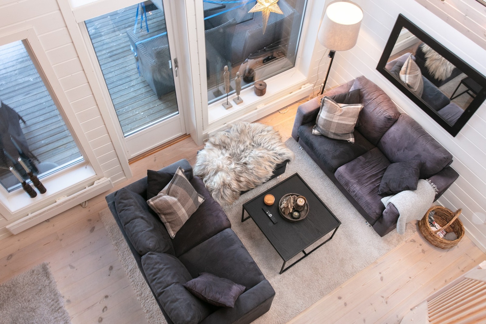 Overblikk over stue fra hemsen Galleribilde