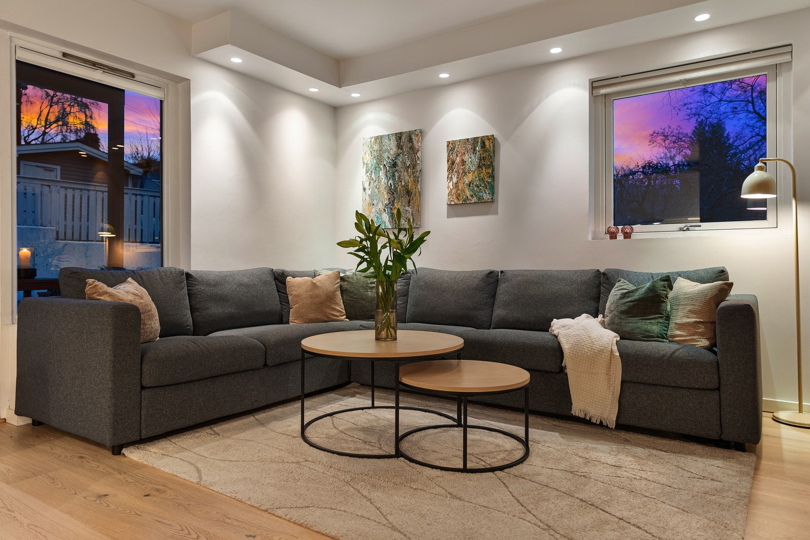 Her bor du i et attraktivt boligområde med en god kombinasjon av natur, rekreasjon og nærhet til byens tilbud. Galleribilde