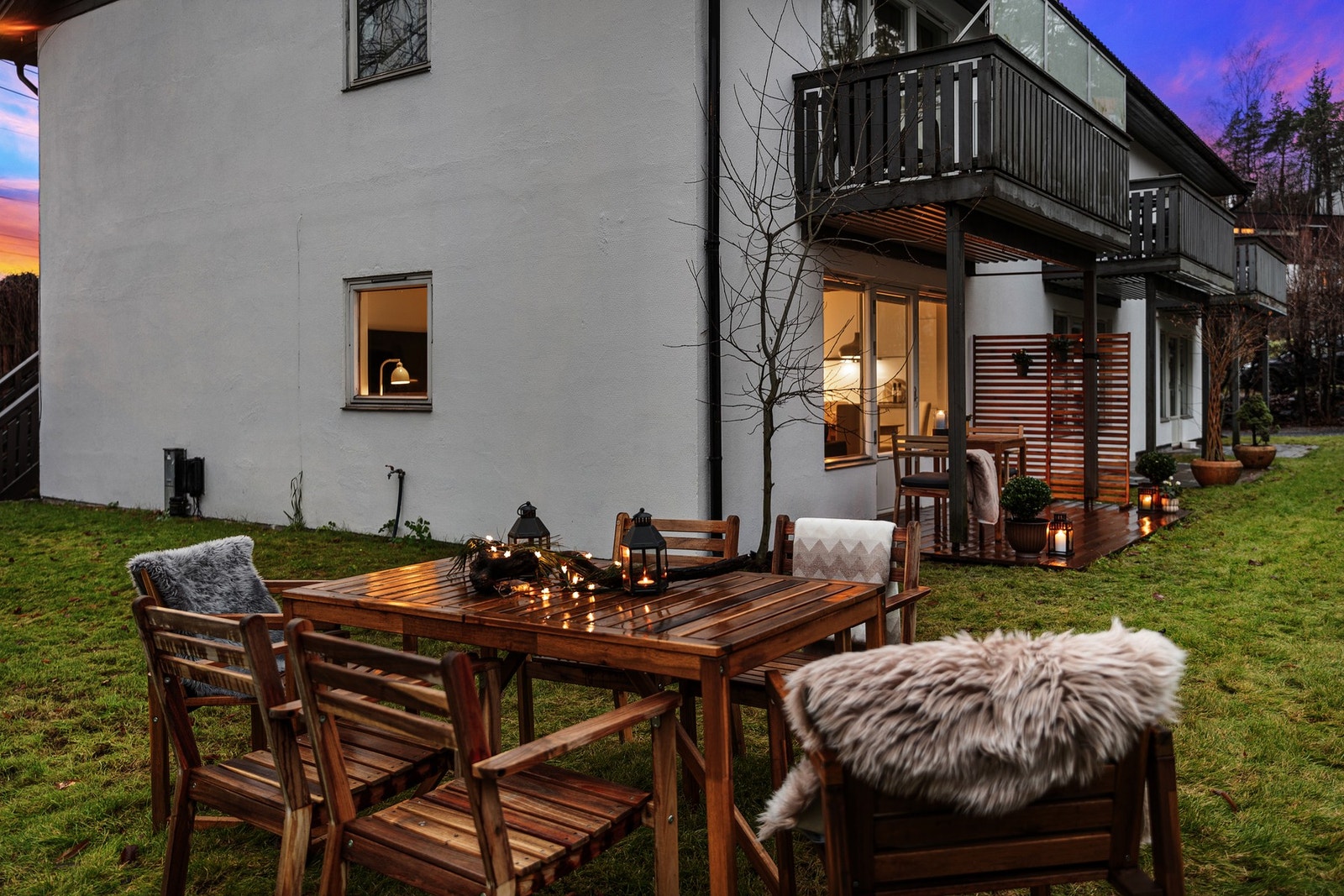 Dette er et gjennomført og etterspurt boområde som kombinerer rolige omgivelser med svært god tilgjengelighet og et bredt tilbud av tjenester og aktiviteter. Galleribilde