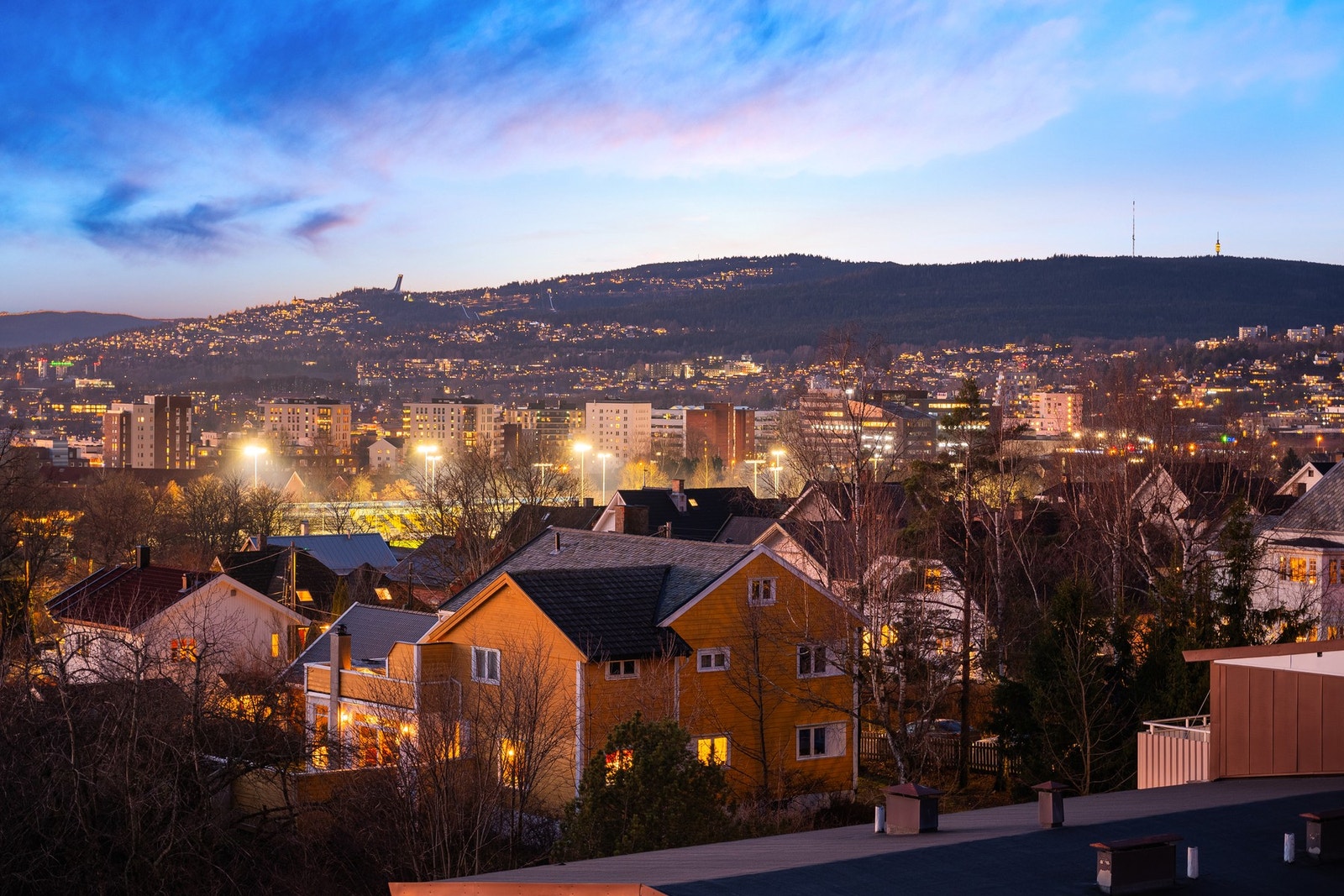 Duy Vidar Tang v/Eie Eiendomsmegling har gleden av å presentere Disenveien 27.
Fotograf: Milan Stas Galleribilde