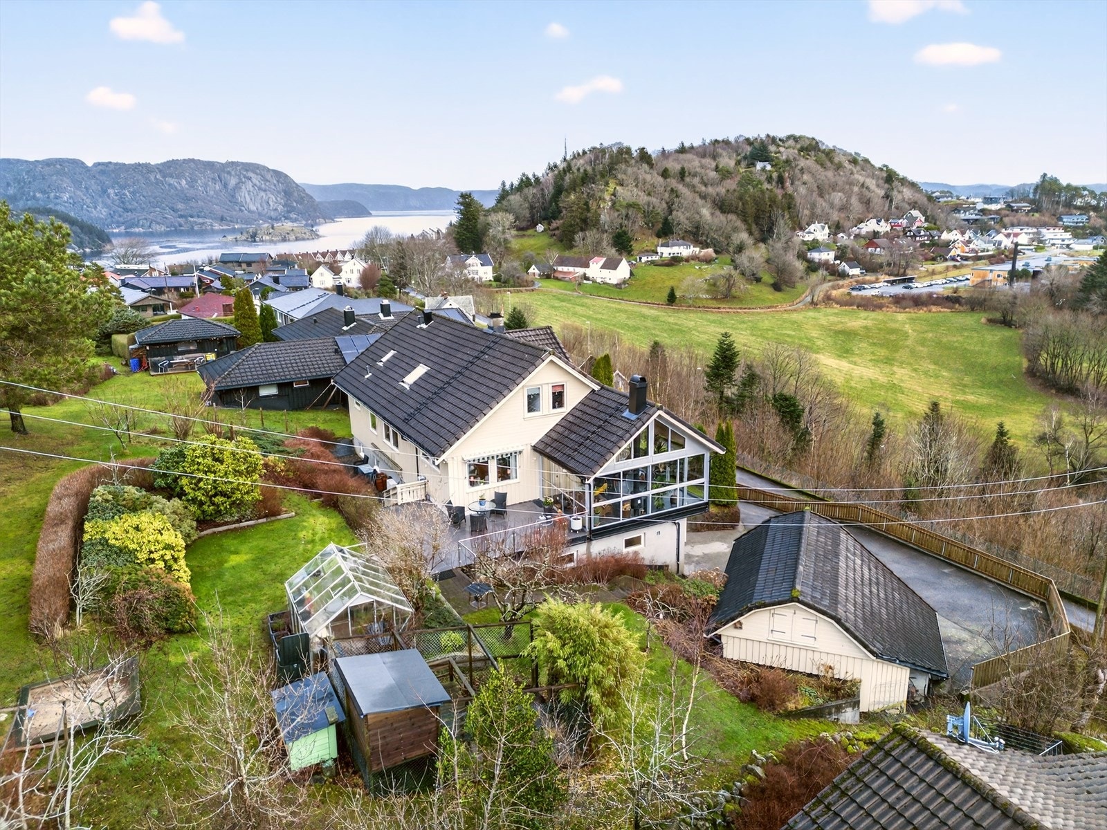 Stor flott opparbeidet tomt. Galleribilde